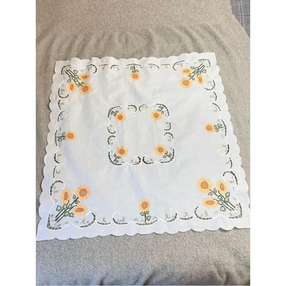 Vintage Sunflower Tablecloth Embroidered Cutwork 32” Cotton Floral